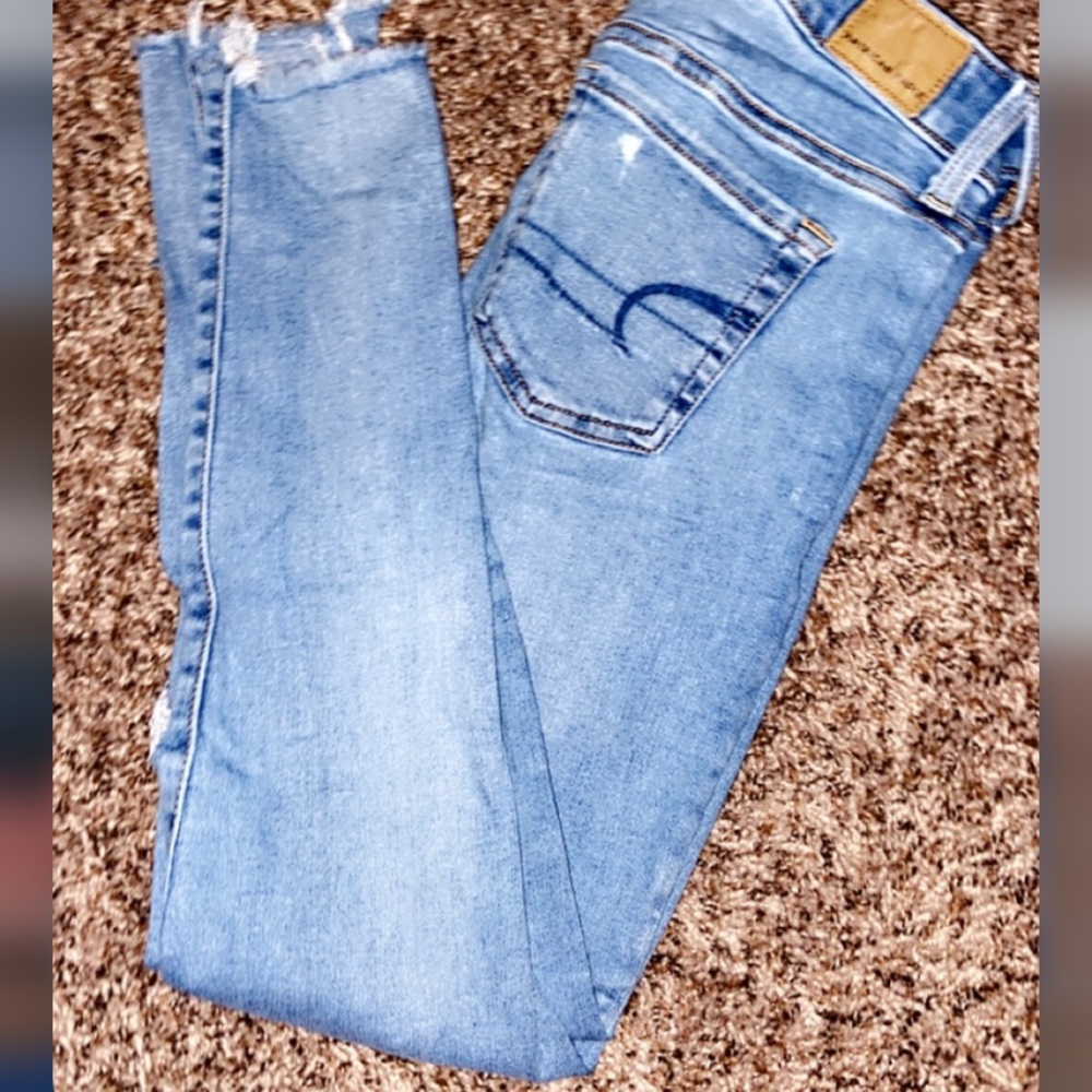 AEO Distressed skinny jeans